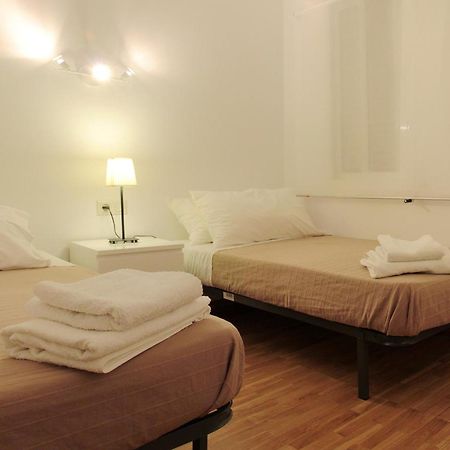 Alguera Apartments Napols Барселона Екстериор снимка